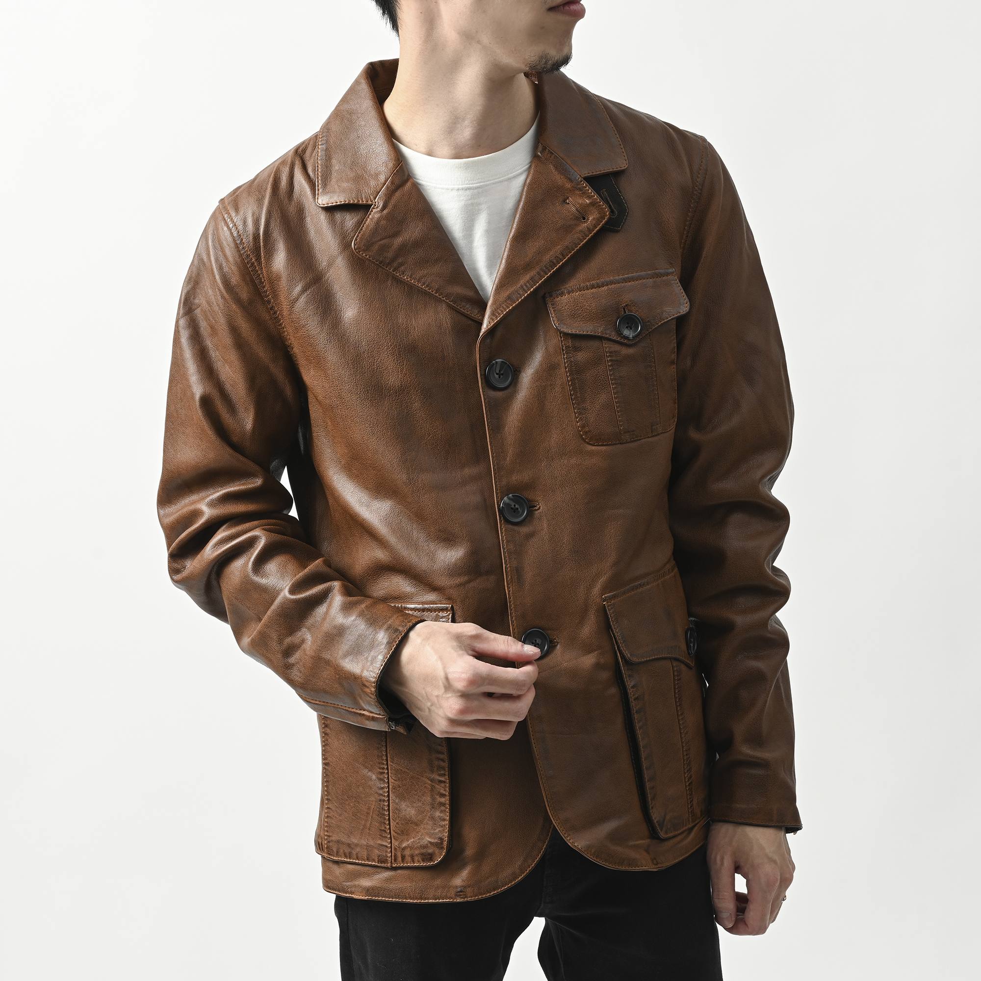 A motorcycle jacket full of charm for adults, a genuine leather 